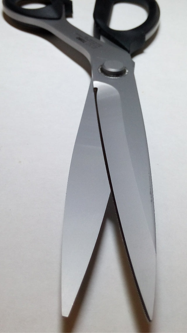 Kai 9 (23cm) Stainless Steel Tailoring Shears Model 7230 – Jordan